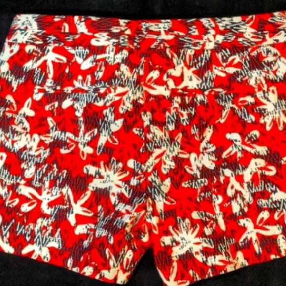 Banana Republic Hampton Fit Patterned Shorts - Picture 1 of 3